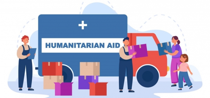 FP_Aiuti-volunteers-giving-boxes-with-humanitarian-aid-poor-people_74855-20415